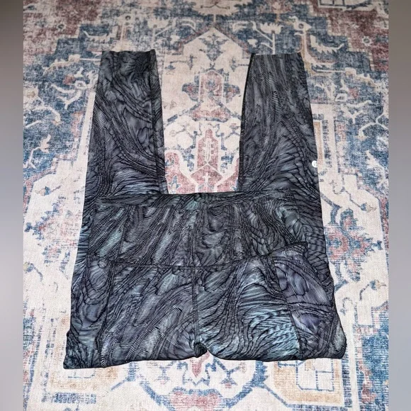 Lululemon Fast & Free dimensional Icing blue 25” tight leggings - Picture 10 of 10